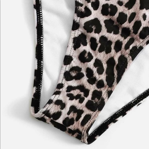 π Red and Leopard Print Bikini - Picture 5 of 7